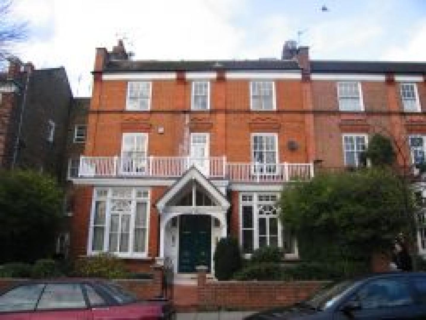 			NEW ON!, Studio Apartment, 1 bath, 1 reception Flat			 Oxford Gardens, NOTTING HILL W10